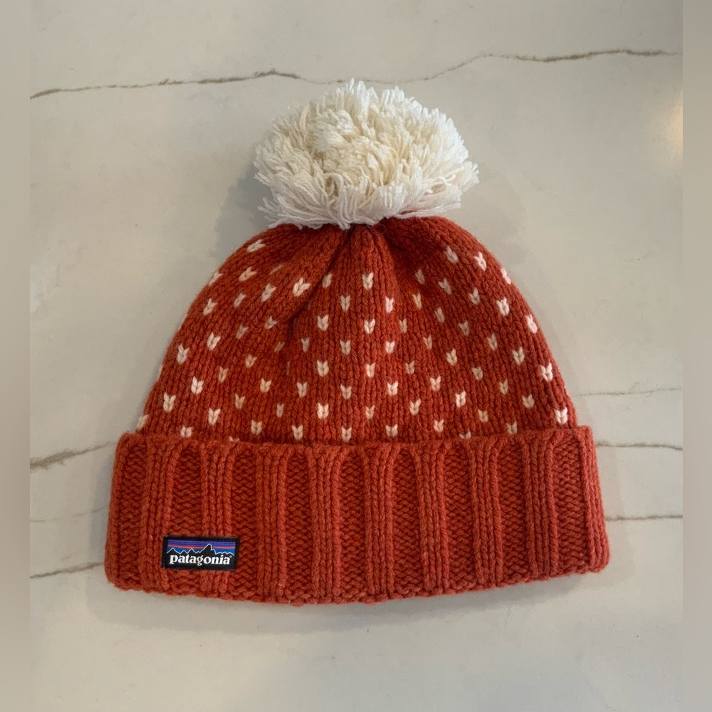 PATAGONIA Snowbelle Orange and Cream Pom-Pom Beanie